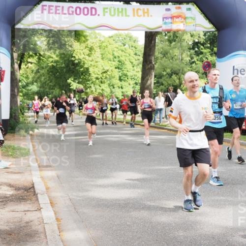 29.06.2025 - hella hamburg halbmarathon MichiJ http://msf.ph/oto/8271045 29.06.2025 10:55:50 Zwischen KM18-KM19 5166, 8256, 8563, 15369, 16687, 18189, 18910 meine-sportfotos.de