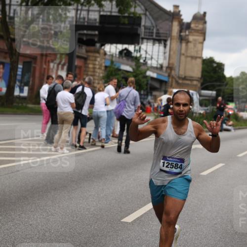29.06.2025 - hella hamburg halbmarathon Yannick Fuchs http://msf.ph/oto/8271061 29.06.2025 10:49:06 20KM 1120, 1143, 1506, 1628, 2029, 2119, 2252, 2448, 2955, 3256, 3652, 4029, 4616, 4868, 4903, 5021, 6355, 6433, 6891, 6938, 8487, 8618, 10044, 10188, 10376, 11184, 11568, 11799, 12248, 12483, 12526, 12544, 12584, 13267, 14750, 14834, 14845, 14909, 15854, 15868, 15896, 16108, 16110, 16327, 16334, 17603, 17842, 18031, 18190, 18380 meine-sportfotos.de