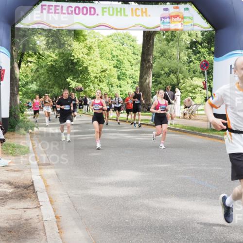 29.06.2025 - hella hamburg halbmarathon MichiJ http://msf.ph/oto/8271109 29.06.2025 10:55:50 Zwischen KM18-KM19 5166, 8256, 8563, 15369, 16687, 18189, 18910 meine-sportfotos.de