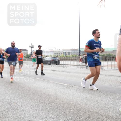 29.06.2025 - hella hamburg halbmarathon Lena Gebhardt http://msf.ph/oto/8271163 29.06.2025 10:34:50 Lombardsbrücke 15477, 15310, 3130, 14273, 8705, 1025, 1284, 1497, 1849, 2023, 2355, 2412, 2510, 2511, 3130, 3409, 3420, 4540, 4884, 5453, 5609, 6034, 6171, 6310, 6329, 6335, 6379, 6397, 6571, 6574, 6803, 6843, 7020, 7299, 7386, 7644, 7733, 8369, 8705, 8793, 9122, 9164, 9248, 9379, 9448, 9514, 10335, 10358, 10464, 10606, 10674, 11122, 11245, 11646, 11872, 12019, 12164, 12236, 12382, 12764, 13957, 15477, 16238, 16311, 16390, 16682, 16919, 17230, 18158, 18941 meine-sportfotos.de