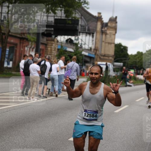 29.06.2025 - hella hamburg halbmarathon Yannick Fuchs http://msf.ph/oto/8271181 29.06.2025 10:49:07 20KM 1120, 1143, 1506, 2029, 2119, 2252, 2448, 2955, 3256, 3652, 4029, 4616, 4868, 4897, 4903, 5021, 6355, 6891, 6938, 8487, 8618, 10044, 10188, 11568, 11799, 12248, 12483, 12526, 12544, 12584, 13267, 14750, 14834, 14845, 14909, 15854, 15868, 15896, 16108, 16110, 16327, 16334, 17603, 17842, 18031, 18190, 18380 meine-sportfotos.de