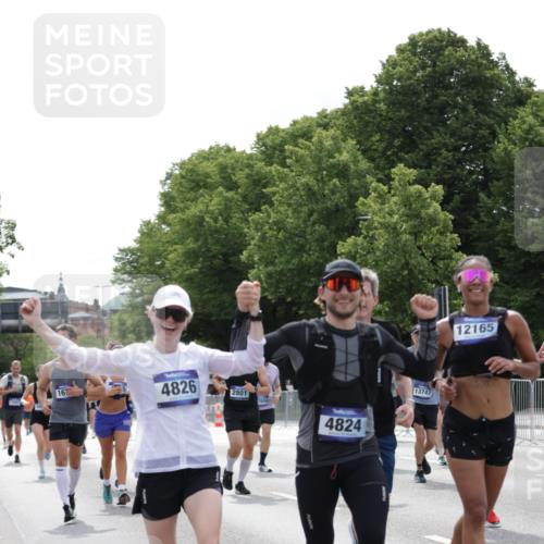 29.06.2025 - hella hamburg halbmarathon Jannik Wohlers http://msf.ph/oto/8271217 29.06.2025 10:33:53 Lombardsbrücke 1672, 2265, 2412, 2464, 2496, 2510, 2511, 2801, 2933, 3145, 3829, 3848, 4824, 4826, 5609, 6105, 6571, 6574, 7324, 7329, 8349, 8965, 9379, 10360, 10564, 11432, 11668, 11872, 12165, 12896, 13437, 13747, 13957, 14047, 14058, 14854, 14855, 14918, 14919, 15793, 15983, 16115, 16578, 16919, 17105, 17230, 17650, 17789, 18044, 18941 meine-sportfotos.de
