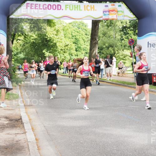 29.06.2025 - hella hamburg halbmarathon MichiJ http://msf.ph/oto/8271247 29.06.2025 10:55:51 Zwischen KM18-KM19 5166, 8256, 8563, 11582, 16687, 18189, 18910 meine-sportfotos.de