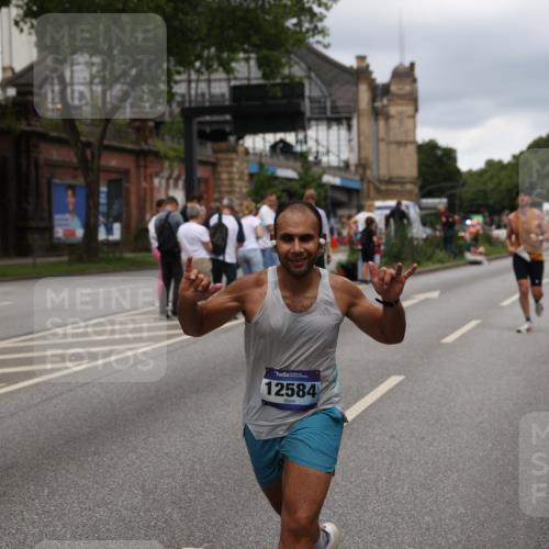 29.06.2025 - hella hamburg halbmarathon Yannick Fuchs http://msf.ph/oto/8271252 29.06.2025 10:49:07 20KM 1120, 1143, 1506, 2029, 2119, 2252, 2448, 2955, 3256, 3652, 4029, 4616, 4868, 4897, 4903, 5021, 6355, 6891, 6938, 8487, 8618, 10044, 10188, 11568, 11799, 12248, 12483, 12526, 12544, 12584, 13267, 14750, 14834, 14845, 14909, 15854, 15868, 15896, 16108, 16110, 16327, 16334, 17603, 17842, 18031, 18190, 18380 meine-sportfotos.de