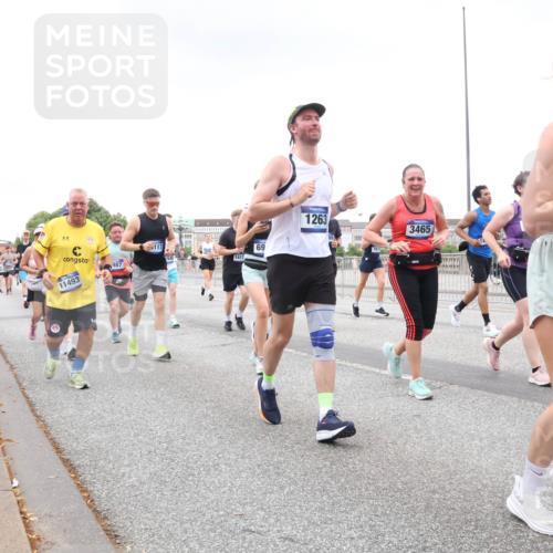 29.06.2025 - hella hamburg halbmarathon Lena Gebhardt http://msf.ph/oto/8271276 29.06.2025 10:54:22 Lombardsbrücke 15791, 987, 11493, 117, 1417, 69, 1263, 3465, 1779, 1017, 1263, 1744, 1762, 1779, 1789, 1822, 1949, 2244, 2372, 2532, 2586, 2600, 2761, 2854, 3079, 3187, 3188, 3249, 3364, 3465, 3467, 3557, 3761, 3795, 3857, 4323, 4685, 4720, 4838, 4971, 5157, 5185, 5216, 5309, 5514, 5804, 5817, 5898, 5933, 5964, 5993, 6023, 6192, 6279, 6468, 6583, 6987, 6988, 7498, 7670, 7874, 7946, 7986, 8801, 8803, 8867, 8924, 9130, 9138, 9203, 9503, 10207, 11354, 11390, 11567, 11569, 11785, 12930 meine-sportfotos.de