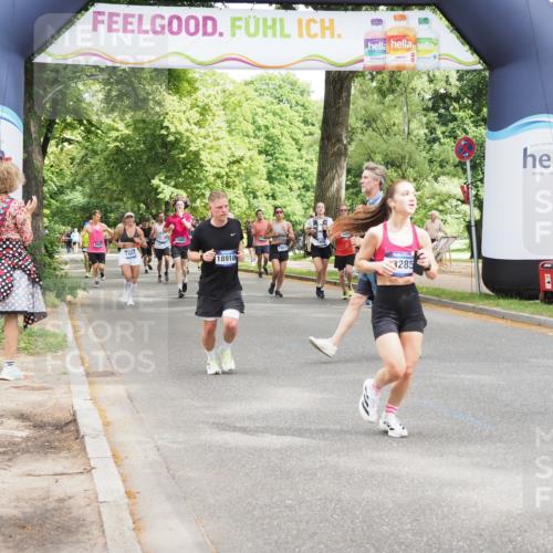 29.06.2025 - hella hamburg halbmarathon MichiJ http://msf.ph/oto/8271278 29.06.2025 10:55:52 Zwischen KM18-KM19 5166, 8256, 8563, 9845, 11582, 13285, 16687, 18189, 18910 meine-sportfotos.de