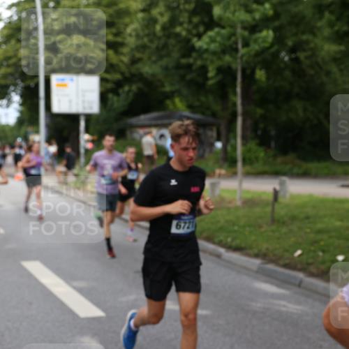 29.06.2025 - hella hamburg halbmarathon Yannick Fuchs http://msf.ph/oto/8271291 29.06.2025 10:37:00 20KM 1209, 1312, 1700, 2233, 3523, 4235, 4823, 5436, 6721, 6770, 7035, 7448, 7693, 7734, 7765, 7865, 9833, 10216, 10469, 11907, 12098, 13446, 13483, 13709, 13725, 14811, 14813, 15095, 15175, 15270, 15297, 15301, 16295, 16333, 16507, 16626, 16660, 16677, 17000, 17016, 17177, 17363, 17864, 18330, 18559, 18632, 18680, 18920 meine-sportfotos.de