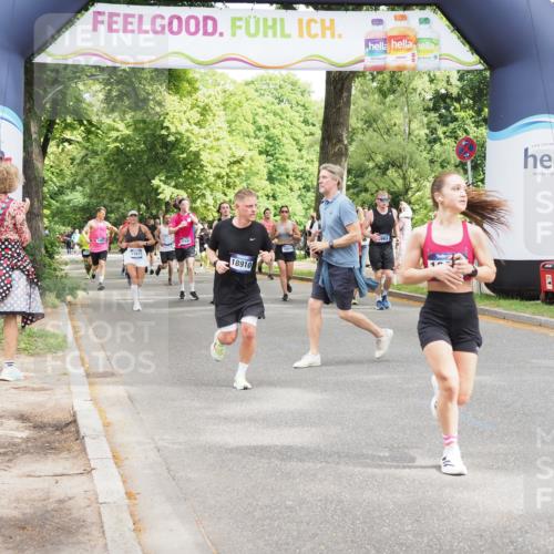 29.06.2025 - hella hamburg halbmarathon MichiJ http://msf.ph/oto/8271296 29.06.2025 10:55:52 Zwischen KM18-KM19 5166, 8256, 8563, 9845, 11582, 13285, 16687, 18189, 18910 meine-sportfotos.de