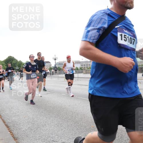 29.06.2025 - hella hamburg halbmarathon Lena Gebhardt http://msf.ph/oto/8271363 29.06.2025 10:46:20 Lombardsbrücke 1004, 1100, 1429, 1465, 1532, 1555, 1608, 1837, 1867, 1868, 2398, 2423, 2500, 2697, 2773, 2813, 2951, 2954, 3410, 3469, 4104, 4119, 4223, 4355, 4448, 4572, 4604, 5697, 5703, 5769, 5770, 5854, 5892, 6068, 6124, 6161, 6333, 6392, 7303, 7364, 7368, 7374, 7605, 7767, 7894, 7960, 7983, 8047, 8551, 8700, 9120, 9121, 9129, 9337, 9426, 9445, 9691, 10153, 10230, 10511, 11358, 11361, 11876, 11910, 12298, 12333, 12507, 12522, 13969, 14261, 15852, 16882 meine-sportfotos.de