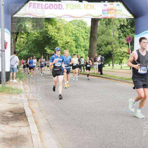 29.06.2025 - hella hamburg halbmarathon MichiJ http://msf.ph/oto/8271376 29.06.2025 10:31:17 Zwischen KM18-KM19 1353, 2653, 4229, 4235, 5506, 7448, 7635, 7734, 7765, 9364, 10216, 11177, 11907, 12327, 15233, 16333, 17733, 17864, 17911, 18274, 18449, 18659 meine-sportfotos.de