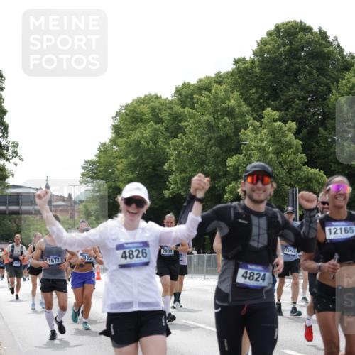 29.06.2025 - hella hamburg halbmarathon Jannik Wohlers http://msf.ph/oto/8271380 29.06.2025 10:33:53 Lombardsbrücke 1672, 2265, 2412, 2464, 2496, 2510, 2511, 2801, 2933, 3145, 3829, 3848, 4824, 4826, 5609, 6105, 6571, 6574, 7324, 7329, 8349, 8965, 9379, 10360, 10564, 11432, 11668, 11872, 12165, 12896, 13437, 13747, 13957, 14047, 14058, 14854, 14855, 14918, 14919, 15793, 15983, 16115, 16578, 16919, 17105, 17230, 17650, 17789, 18044, 18941 meine-sportfotos.de
