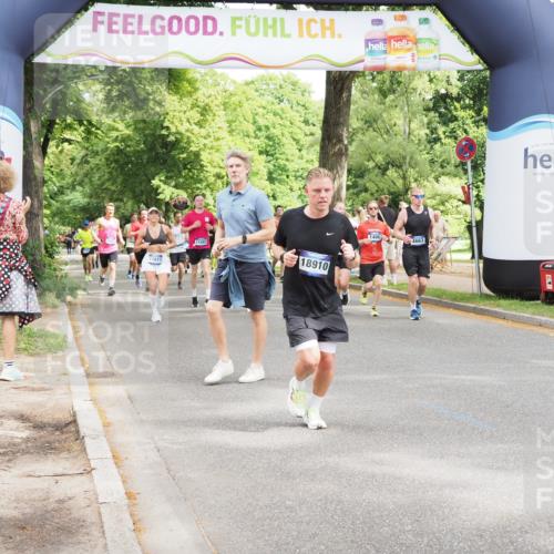 29.06.2025 - hella hamburg halbmarathon MichiJ http://msf.ph/oto/8271426 29.06.2025 10:55:53 Zwischen KM18-KM19 4663, 5166, 7802, 8256, 8563, 9845, 11582, 11611, 13285, 14270, 16687, 18189, 18910 meine-sportfotos.de