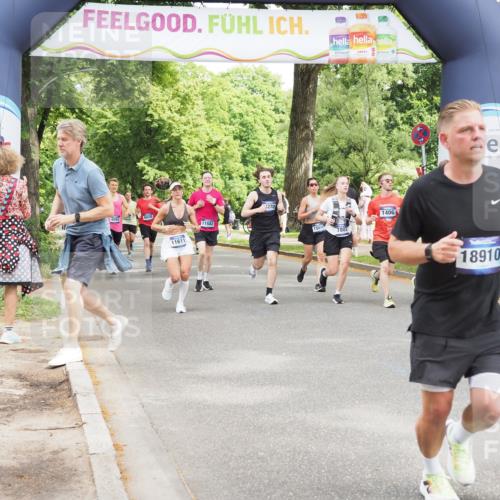 29.06.2025 - hella hamburg halbmarathon MichiJ http://msf.ph/oto/8271524 29.06.2025 10:55:54 Zwischen KM18-KM19 1406, 4663, 5166, 7802, 8256, 9845, 11582, 11611, 13285, 14270, 15858, 16687, 18189, 18910 meine-sportfotos.de