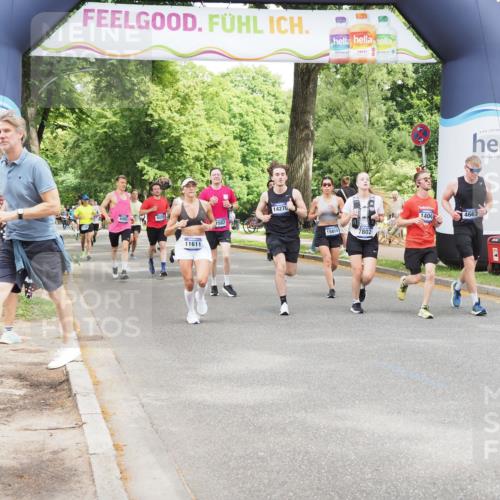 29.06.2025 - hella hamburg halbmarathon MichiJ http://msf.ph/oto/8271539 29.06.2025 10:55:54 Zwischen KM18-KM19 1406, 4663, 5166, 7802, 8256, 9845, 11582, 11611, 13285, 14270, 15858, 16687, 18189, 18910 meine-sportfotos.de