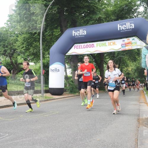 29.06.2025 - hella hamburg halbmarathon KatJ http://msf.ph/oto/8271546 29.06.2025 10:39:49 Zwischen KM18-KM19 1257, 1657, 2814, 5008, 5020, 5093, 6198, 7383, 7475 meine-sportfotos.de