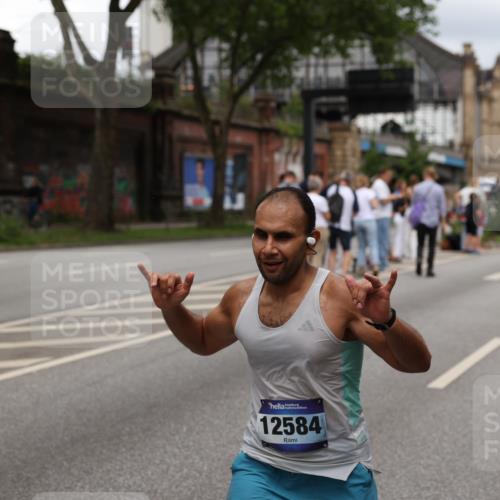 29.06.2025 - hella hamburg halbmarathon Yannick Fuchs http://msf.ph/oto/8271547 29.06.2025 10:49:08 20KM 1120, 1143, 1506, 2029, 2119, 2252, 2448, 2955, 3256, 3652, 4029, 4616, 4868, 4897, 4903, 5021, 6355, 6891, 6938, 8487, 8618, 10044, 10188, 11568, 12248, 12483, 12526, 12544, 12584, 13267, 14750, 14834, 14845, 14909, 15854, 15868, 15896, 16108, 16110, 16327, 16334, 16609, 17603, 17842, 18031, 18190, 18380 meine-sportfotos.de