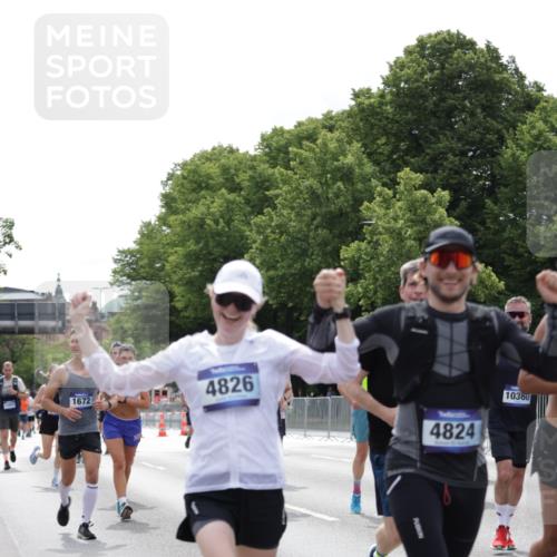 29.06.2025 - hella hamburg halbmarathon Jannik Wohlers http://msf.ph/oto/8271568 29.06.2025 10:33:54 Lombardsbrücke 1672, 2412, 2464, 2510, 2511, 2801, 2933, 3145, 3848, 4540, 4824, 4826, 5609, 6105, 6571, 6574, 7324, 7329, 8349, 8965, 9379, 10360, 10564, 11668, 11872, 12165, 12896, 13437, 13747, 13957, 14047, 14854, 14855, 14918, 14919, 15793, 15983, 16115, 16578, 16919, 17105, 17230, 17650, 17789, 18044, 18158, 18941 meine-sportfotos.de