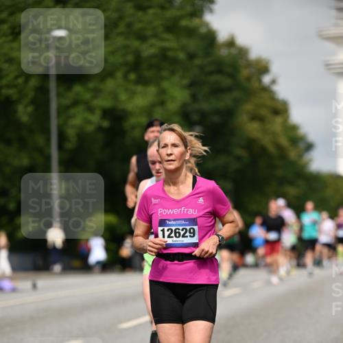 29.06.2025 - hella hamburg halbmarathon Dr. Thomas Lammeyer http://msf.ph/oto/8271580 29.06.2025 10:15:11 Kennedybrücke 1531, 1866, 4287, 5379, 5440, 8171, 8807, 8810, 9169, 10196, 10372, 11149, 11321 meine-sportfotos.de