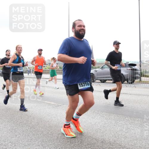 29.06.2025 - hella hamburg halbmarathon Lena Gebhardt http://msf.ph/oto/8271614 29.06.2025 10:34:52 Lombardsbrücke 13471, 13473, 15477, 3130, 15310, 273, 1025, 1284, 1497, 1849, 2023, 2355, 2412, 3130, 3409, 3420, 4540, 4564, 4884, 5453, 6034, 6171, 6310, 6329, 6335, 6379, 6397, 6571, 6803, 6843, 7020, 7299, 7386, 7644, 7733, 8369, 8705, 8793, 9122, 9164, 9248, 9379, 9448, 9514, 10335, 10358, 10464, 10606, 10674, 11122, 11245, 11646, 11872, 12019, 12164, 12236, 12382, 12764, 13957, 15477, 16238, 16311, 16390, 16682, 16919, 17230, 18158, 18941 meine-sportfotos.de