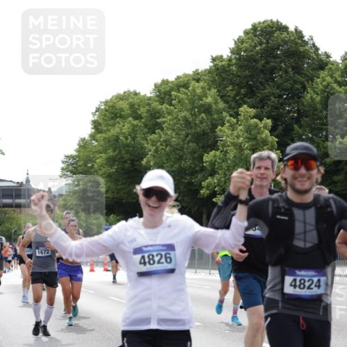 29.06.2025 - hella hamburg halbmarathon Jannik Wohlers http://msf.ph/oto/8271710 29.06.2025 10:33:54 Lombardsbrücke 1672, 2412, 2464, 2510, 2511, 2801, 2933, 3145, 3848, 4540, 4824, 4826, 5609, 6105, 6571, 6574, 7324, 7329, 8349, 8965, 9379, 10360, 10564, 11668, 11872, 12165, 12896, 13437, 13747, 13957, 14047, 14854, 14855, 14918, 14919, 15793, 15983, 16115, 16578, 16919, 17105, 17230, 17650, 17789, 18044, 18158, 18941 meine-sportfotos.de