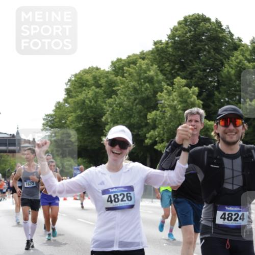 29.06.2025 - hella hamburg halbmarathon Jannik Wohlers http://msf.ph/oto/8271765 29.06.2025 10:33:54 Lombardsbrücke 1672, 2412, 2464, 2510, 2511, 2801, 2933, 3145, 3848, 4540, 4824, 4826, 5609, 6105, 6571, 6574, 7324, 7329, 8349, 8965, 9379, 10360, 10564, 11668, 11872, 12165, 12896, 13437, 13747, 13957, 14047, 14854, 14855, 14918, 14919, 15793, 15983, 16115, 16578, 16919, 17105, 17230, 17650, 17789, 18044, 18158, 18941 meine-sportfotos.de