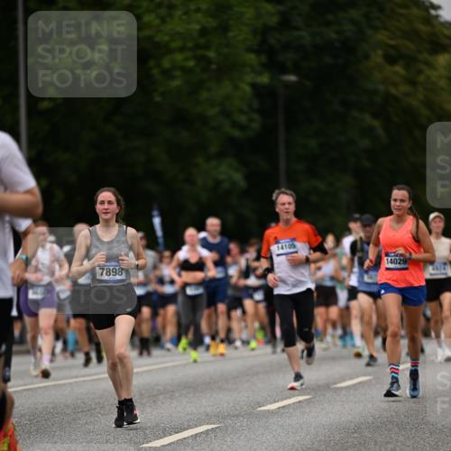 29.06.2025 - hella hamburg halbmarathon Dr. Thomas Lammeyer http://msf.ph/oto/8271797 29.06.2025 10:36:03 Kennedybrücke 1235, 1292, 2672, 3358, 3752, 4314, 4924, 5496, 5601, 5658, 5743, 6344, 7295, 7334, 7344, 7570, 7695, 7816, 7898, 8304, 8538, 8757, 9478, 9604, 9882, 10248, 10421, 10653, 11168 meine-sportfotos.de