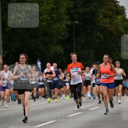 29.06.2025 - hella hamburg halbmarathon Dr. Thomas Lammeyer http://msf.ph/oto/8271826 29.06.2025 10:36:03 Kennedybrücke 1235, 1292, 2672, 3358, 3752, 4314, 4924, 5496, 5601, 5658, 5743, 6344, 7295, 7334, 7344, 7570, 7695, 7816, 7898, 8304, 8538, 8757, 9478, 9604, 9882, 10248, 10421, 10653, 11168 meine-sportfotos.de
