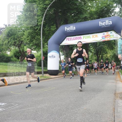 29.06.2025 - hella hamburg halbmarathon KatJ http://msf.ph/oto/8271838 29.06.2025 10:39:52 Zwischen KM18-KM19 1257, 1657, 2540, 2595, 2814, 5020, 5093, 6198, 7475 meine-sportfotos.de