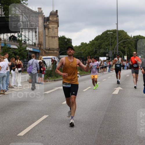 29.06.2025 - hella hamburg halbmarathon Yannick Fuchs http://msf.ph/oto/8271844 29.06.2025 10:49:09 20KM 1120, 1143, 2029, 2119, 2252, 2448, 2955, 3037, 3256, 3652, 4249, 4616, 4868, 4897, 4903, 5021, 6355, 6891, 6938, 7221, 8618, 10044, 10188, 11231, 11568, 12248, 12483, 12526, 12544, 12584, 13267, 14750, 14834, 14845, 14909, 15854, 15868, 15896, 16108, 16110, 16327, 16334, 16609, 17603, 17842, 18031, 18190, 18380, 19047 meine-sportfotos.de