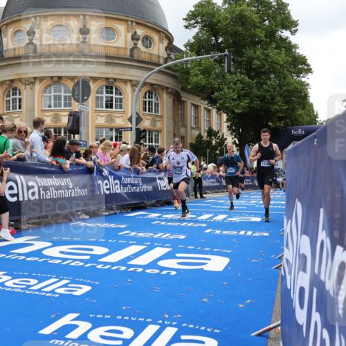29.06.2025 - hella hamburg halbmarathon Strokosch-Dieckow http://msf.ph/oto/8271850 29.06.2025 10:46:54 Ziel 1139, 1689, 4091, 4377, 10122, 13728, 13940, 14385, 14415, 14449, 14594, 14783, 15825, 16081, 17172, 17492, 17669, 17892, 17979, 19105 meine-sportfotos.de