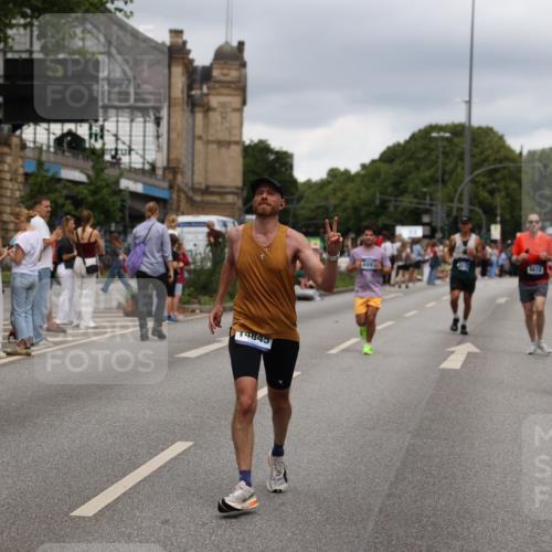 29.06.2025 - hella hamburg halbmarathon Yannick Fuchs http://msf.ph/oto/8271864 29.06.2025 10:49:09 20KM 1120, 1143, 2029, 2119, 2252, 2448, 2955, 3037, 3256, 3652, 4249, 4616, 4868, 4897, 4903, 5021, 6355, 6891, 6938, 7221, 8618, 10044, 10188, 11231, 11568, 12248, 12483, 12526, 12544, 12584, 13267, 14750, 14834, 14845, 14909, 15854, 15868, 15896, 16108, 16110, 16327, 16334, 16609, 17603, 17842, 18031, 18190, 18380, 19047 meine-sportfotos.de