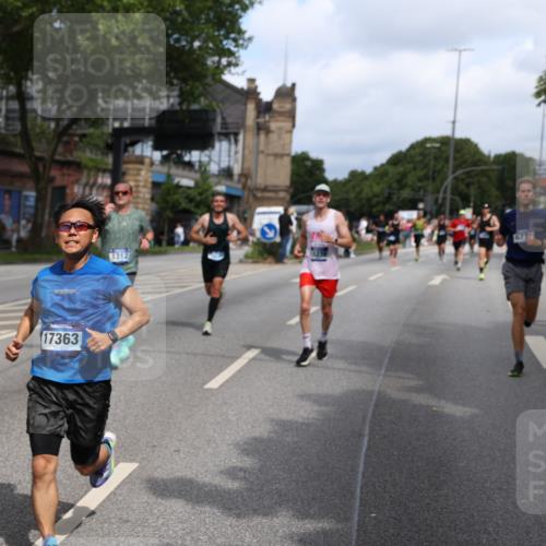 29.06.2025 - hella hamburg halbmarathon Yannick Fuchs http://msf.ph/oto/8271882 29.06.2025 10:37:02 20KM 1209, 1312, 1700, 2233, 4235, 4823, 5436, 6721, 6770, 7035, 7448, 7693, 7734, 7765, 7865, 9833, 10216, 10469, 11907, 12839, 13446, 13709, 13725, 14447, 14811, 14813, 15095, 15175, 15270, 15297, 15301, 15535, 16295, 16333, 16507, 16626, 16660, 16677, 17000, 17016, 17177, 17363, 17864, 17911, 18275, 18330, 18559, 18632, 18680, 18920 meine-sportfotos.de