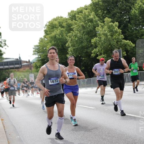 29.06.2025 - hella hamburg halbmarathon Jannik Wohlers http://msf.ph/oto/8271895 29.06.2025 10:33:56 Lombardsbrücke 1672, 2412, 2464, 2510, 2511, 2801, 3145, 4540, 4824, 4826, 5609, 6105, 6571, 6574, 7324, 7329, 8349, 8705, 8965, 9379, 10360, 10564, 11668, 11872, 12165, 12896, 13437, 13747, 13957, 14047, 14854, 14855, 14918, 15793, 15983, 16682, 16919, 17105, 17230, 17650, 17789, 18044, 18158, 18941 meine-sportfotos.de