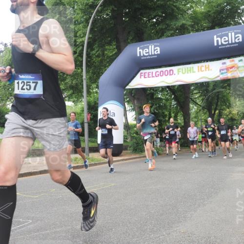 29.06.2025 - hella hamburg halbmarathon KatJ http://msf.ph/oto/8271915 29.06.2025 10:39:53 Zwischen KM18-KM19 1257, 1657, 2111, 2540, 2595, 2814, 4837, 5020, 6164, 6198, 7475 meine-sportfotos.de