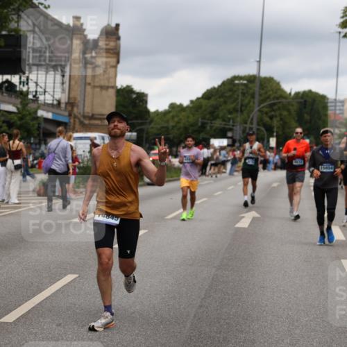 29.06.2025 - hella hamburg halbmarathon Yannick Fuchs http://msf.ph/oto/8271968 29.06.2025 10:49:09 20KM 1120, 1143, 2029, 2119, 2252, 2448, 2955, 3037, 3256, 3652, 4249, 4616, 4868, 4897, 4903, 5021, 6355, 6891, 6938, 7221, 8618, 10044, 10188, 11231, 11568, 12248, 12483, 12526, 12544, 12584, 13267, 14750, 14834, 14845, 14909, 15854, 15868, 15896, 16108, 16110, 16327, 16334, 16609, 17603, 17842, 18031, 18190, 18380, 19047 meine-sportfotos.de