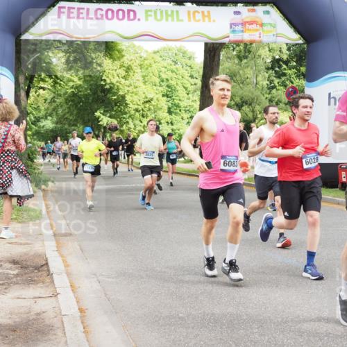 29.06.2025 - hella hamburg halbmarathon MichiJ http://msf.ph/oto/8272038 29.06.2025 10:55:58 Zwischen KM18-KM19 1406, 3025, 3262, 4663, 5176, 6028, 6083, 7802, 9845, 11582, 11611, 12653, 13285, 14270, 15858, 17439, 18910 meine-sportfotos.de