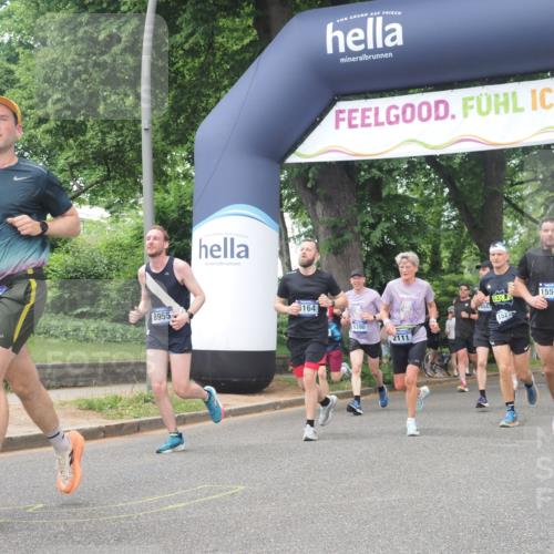 29.06.2025 - hella hamburg halbmarathon KatJ http://msf.ph/oto/8272060 29.06.2025 10:39:55 Zwischen KM18-KM19 1257, 1657, 1706, 2111, 2540, 2595, 4837, 6164, 7130, 7475, 8447 meine-sportfotos.de