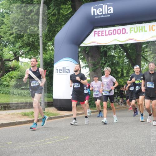 29.06.2025 - hella hamburg halbmarathon KatJ http://msf.ph/oto/8272107 29.06.2025 10:39:55 Zwischen KM18-KM19 1257, 1657, 1706, 2111, 2540, 2595, 4837, 6164, 7130, 7475, 8447 meine-sportfotos.de