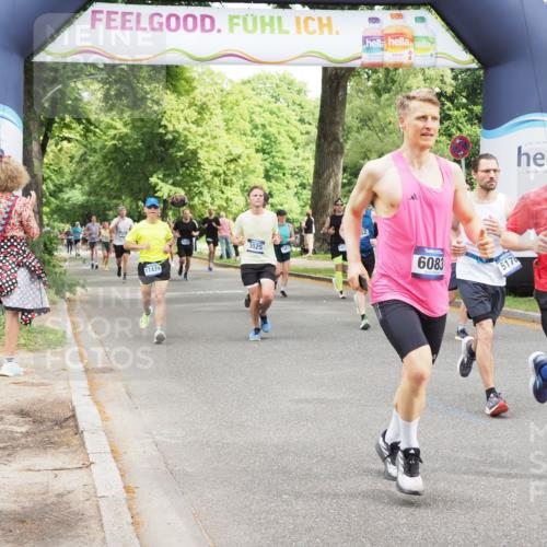 29.06.2025 - hella hamburg halbmarathon MichiJ http://msf.ph/oto/8272123 29.06.2025 10:55:58 Zwischen KM18-KM19 1406, 3025, 3262, 4663, 5176, 6028, 6083, 7802, 9845, 11582, 11611, 12653, 13285, 14270, 15858, 17439, 18910 meine-sportfotos.de