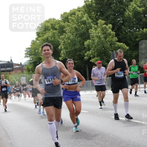 29.06.2025 - hella hamburg halbmarathon Jannik Wohlers http://msf.ph/oto/8272124 29.06.2025 10:33:56 Lombardsbrücke 1672, 2412, 2464, 2510, 2511, 2801, 3145, 4540, 4824, 4826, 5609, 6105, 6571, 6574, 7324, 7329, 8349, 8705, 8965, 9379, 10360, 10564, 11668, 11872, 12165, 12896, 13437, 13747, 13957, 14047, 14854, 14855, 14918, 15793, 15983, 16682, 16919, 17105, 17230, 17650, 17789, 18044, 18158, 18941 meine-sportfotos.de