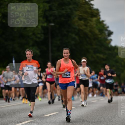 29.06.2025 - hella hamburg halbmarathon Dr. Thomas Lammeyer http://msf.ph/oto/8272207 29.06.2025 10:36:05 Kennedybrücke 1235, 1292, 2672, 3239, 3358, 3751, 3752, 4314, 4924, 5496, 5601, 5658, 5743, 6344, 7239, 7295, 7334, 7344, 7535, 7570, 7695, 7816, 7898, 8127, 8304, 8538, 8757, 9478, 9604, 9882, 10248, 10421, 10653, 11168 meine-sportfotos.de