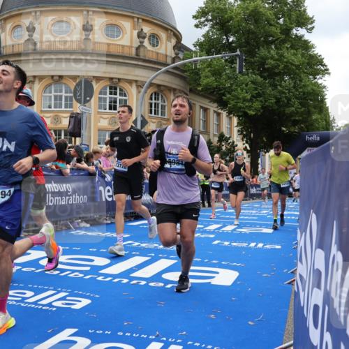 29.06.2025 - hella hamburg halbmarathon Strokosch-Dieckow http://msf.ph/oto/8272236 29.06.2025 10:47:00 Ziel 1139, 1460, 1689, 4093, 4377, 5472, 6700, 7908, 9794, 10122, 12579, 13728, 14385, 14415, 14449, 14594, 14783, 15684, 15825, 16081, 17979 meine-sportfotos.de