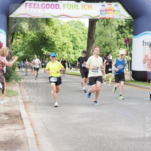 29.06.2025 - hella hamburg halbmarathon MichiJ http://msf.ph/oto/8272253 29.06.2025 10:55:59 Zwischen KM18-KM19 1406, 3025, 3262, 4663, 5176, 6028, 6083, 7802, 9674, 9845, 11582, 11611, 12653, 13285, 14270, 15858, 17439 meine-sportfotos.de