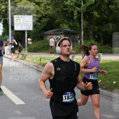 29.06.2025 - hella hamburg halbmarathon Yannick Fuchs http://msf.ph/oto/8272281 29.06.2025 10:37:03 20KM 1312, 1353, 1700, 2233, 4235, 4823, 5436, 6721, 6770, 7035, 7448, 7693, 7734, 7765, 7865, 9371, 9833, 10216, 10469, 11907, 12839, 13446, 13725, 14447, 14560, 14811, 14813, 15095, 15175, 15270, 15297, 15301, 15535, 16295, 16333, 16507, 16626, 16660, 16677, 17000, 17016, 17177, 17363, 17733, 17864, 17911, 18275, 18330, 18559, 18632, 18680, 18920 meine-sportfotos.de