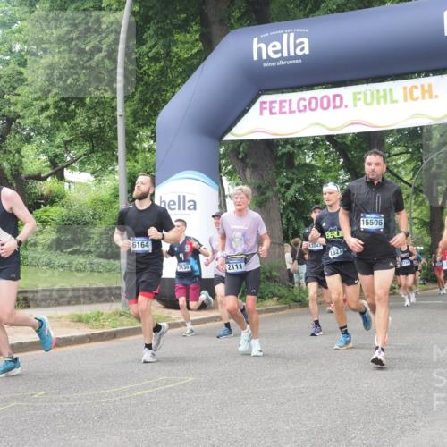 29.06.2025 - hella hamburg halbmarathon KatJ http://msf.ph/oto/8272282 29.06.2025 10:39:55 Zwischen KM18-KM19 1257, 1657, 1706, 2111, 2540, 2595, 4837, 6164, 7130, 7475, 8447 meine-sportfotos.de