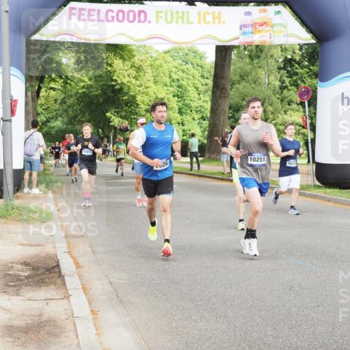 29.06.2025 - hella hamburg halbmarathon MichiJ http://msf.ph/oto/8272284 29.06.2025 10:31:22 Zwischen KM18-KM19 4235, 5011, 5506, 7026, 7765, 10251, 11177, 16224, 16333, 16648, 17403, 17516, 18680, 19009 meine-sportfotos.de