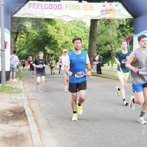 29.06.2025 - hella hamburg halbmarathon MichiJ http://msf.ph/oto/8272361 29.06.2025 10:31:22 Zwischen KM18-KM19 4235, 5011, 5506, 7026, 7765, 10251, 11177, 16224, 16333, 16648, 17403, 17516, 18680, 19009 meine-sportfotos.de