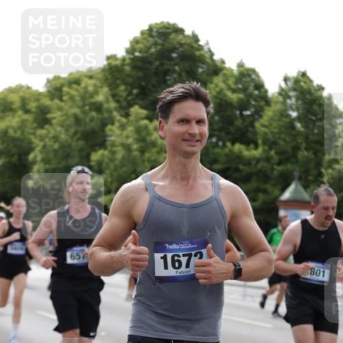 29.06.2025 - hella hamburg halbmarathon Jannik Wohlers http://msf.ph/oto/8272365 29.06.2025 10:33:57 Lombardsbrücke 1672, 2412, 2464, 2510, 2511, 2801, 3145, 4540, 4824, 4826, 5609, 6105, 6571, 6574, 7324, 7329, 8349, 8705, 8965, 9379, 10360, 10564, 11872, 12165, 12896, 13437, 13747, 13957, 14047, 14854, 14855, 14918, 15793, 15983, 16682, 16919, 17105, 17230, 17650, 17789, 18044, 18158, 18941 meine-sportfotos.de