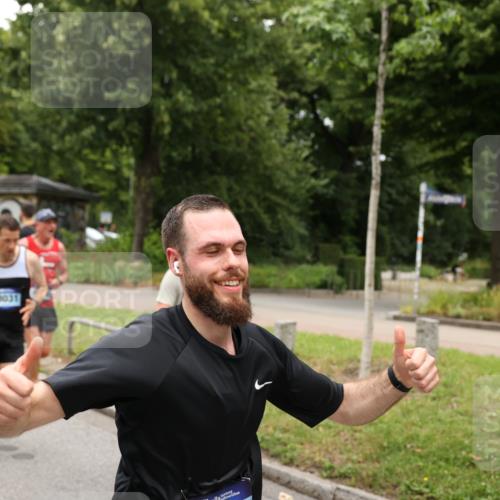 29.06.2025 - hella hamburg halbmarathon Yannick Fuchs http://msf.ph/oto/8272390 29.06.2025 10:49:10 20KM 1120, 1143, 2029, 2252, 2448, 2955, 3037, 3256, 3652, 4249, 4616, 4868, 4897, 4903, 5021, 6355, 6891, 6938, 7221, 8618, 8691, 10044, 10188, 11231, 11568, 12248, 12483, 12526, 12544, 12584, 13267, 13470, 14750, 14834, 14845, 14909, 15300, 15854, 15868, 15896, 16108, 16110, 16327, 16334, 16609, 17603, 17842, 18031, 18190, 19047 meine-sportfotos.de
