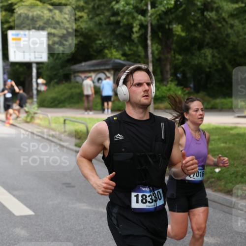 29.06.2025 - hella hamburg halbmarathon Yannick Fuchs http://msf.ph/oto/8272421 29.06.2025 10:37:03 20KM 1312, 1353, 1700, 2233, 4235, 4823, 5436, 6721, 6770, 7035, 7448, 7693, 7734, 7765, 7865, 9371, 9833, 10216, 10469, 11907, 12839, 13446, 13725, 14447, 14560, 14811, 14813, 15095, 15175, 15270, 15297, 15301, 15535, 16295, 16333, 16507, 16626, 16660, 16677, 17000, 17016, 17177, 17363, 17733, 17864, 17911, 18275, 18330, 18559, 18632, 18680, 18920 meine-sportfotos.de